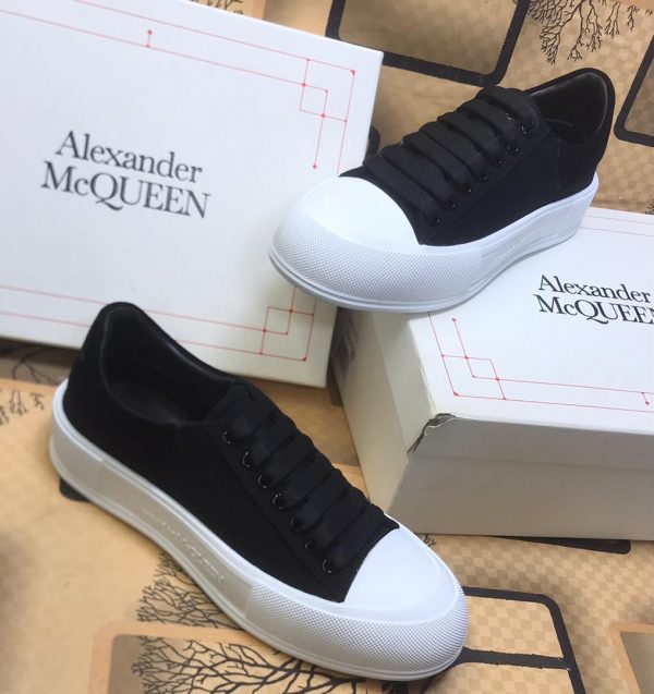 Alexander Mcqueen Sneakers In Nigeria For Sale